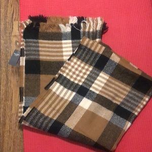 Abercrombie and Fitch plaid scarf NWT